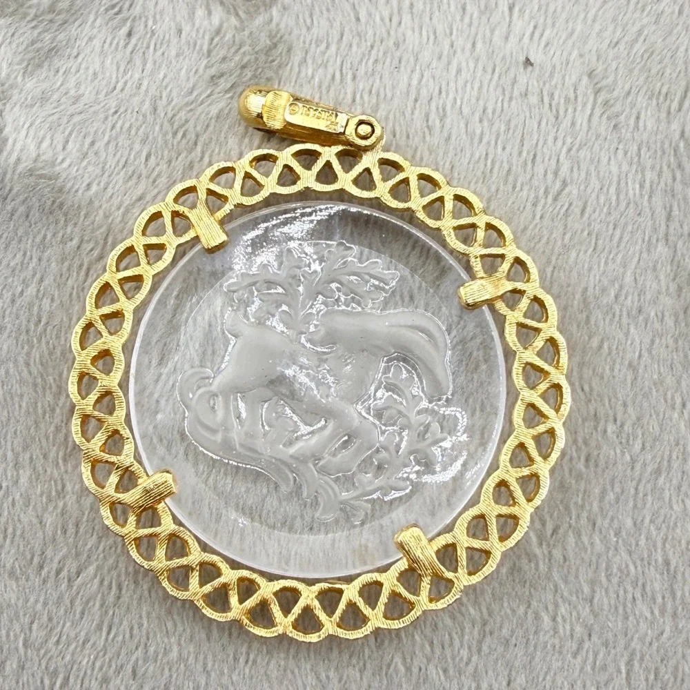 Vintage Trifari Pendant Gold Tone Glass Zodiac Aries Ram Signed Round